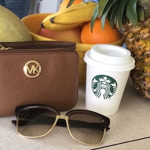 Meet your Posher, Levi